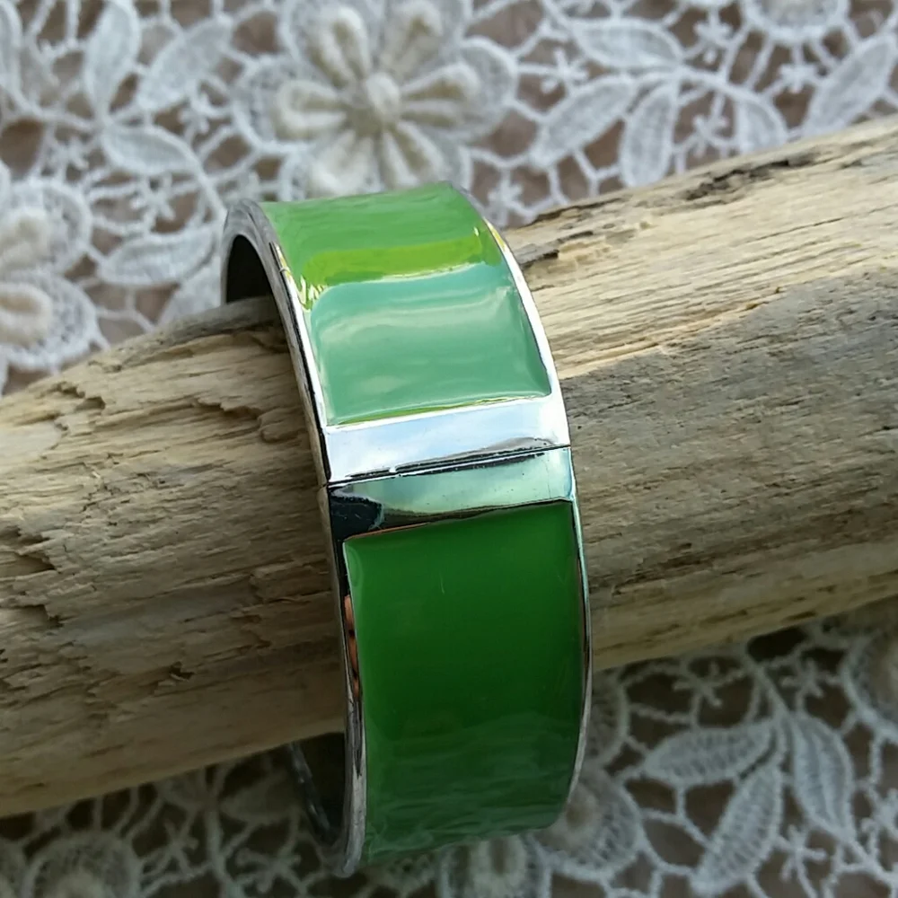 Green enameled silvertone bracelet
